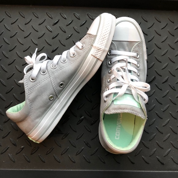 SOLD Converse Chuck Taylor All Stars Sneakers - Picture 4 of 7